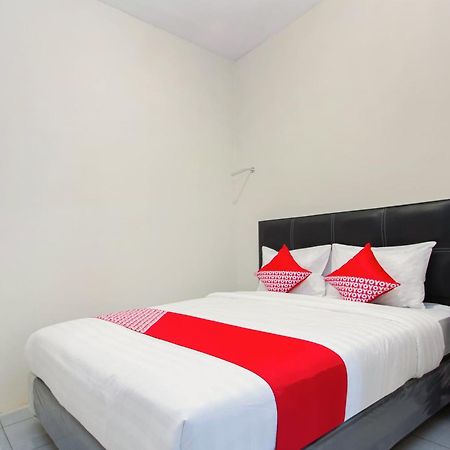 Salakan Oyo 1718 Homestay Wak Gobenk מראה חיצוני תמונה