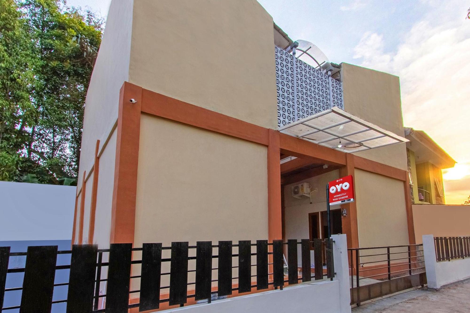 Salakan Oyo 1718 Homestay Wak Gobenk מראה חיצוני תמונה
